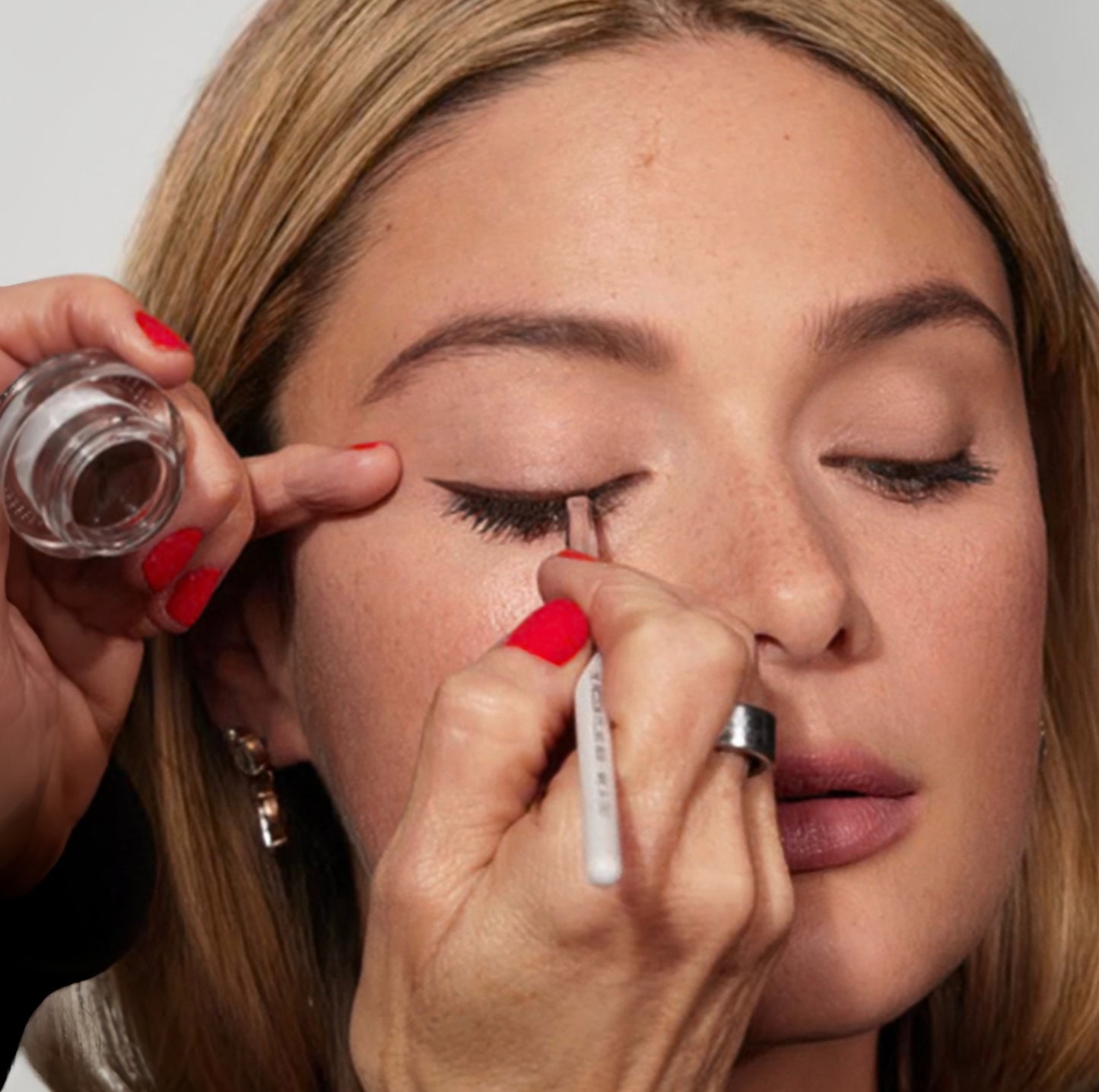 Jones Road Gel Eyeliner in Violet – Long-Lasting, Smudge-Proof