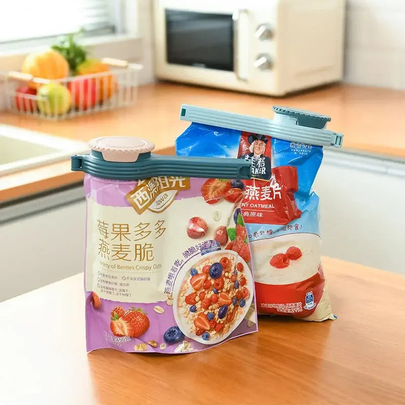 1Pcs Food Storage Bag Sealing Clips Plastic Cap Sealer Clip with Pour Spouts Snack Candy Storage Fresh Clamp Kitchen Organizer